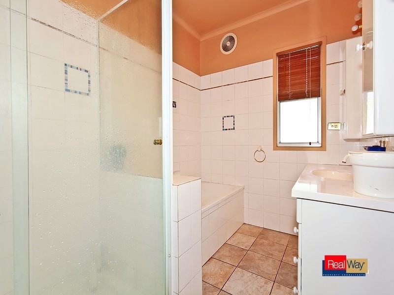 88 EMPIRE AV, Manly West QLD 4179