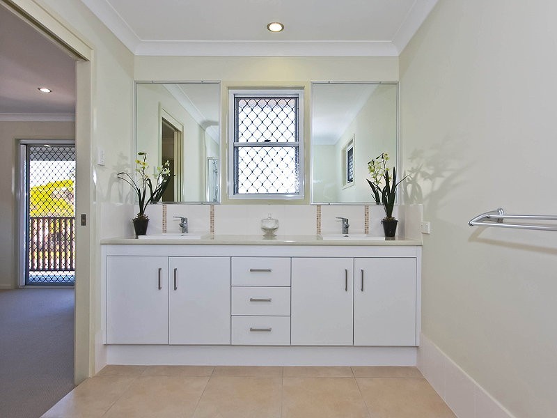 79 Drayton Terrace, Wynnum QLD 4178