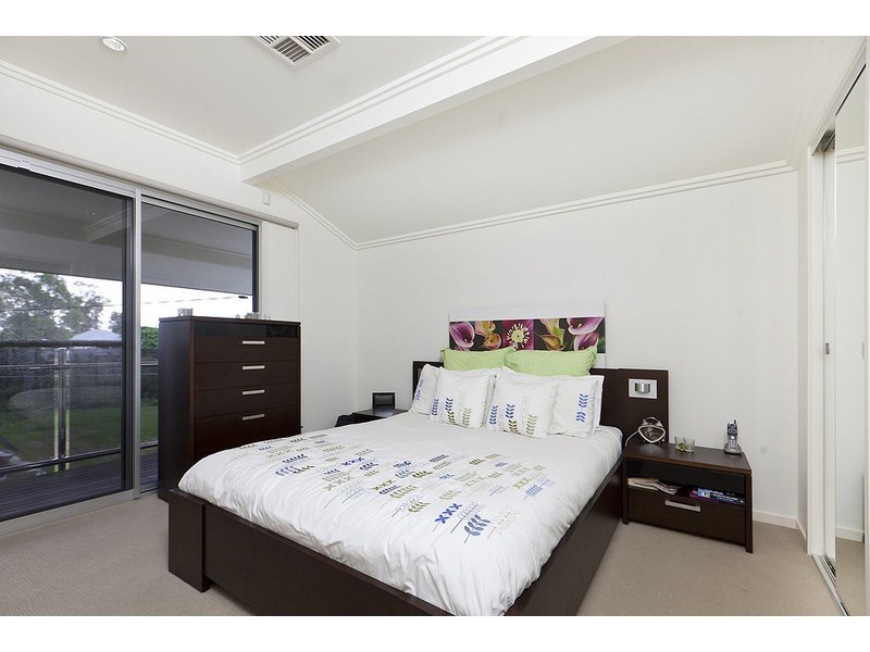 41 Barnes Avenue, Coorparoo QLD 4151