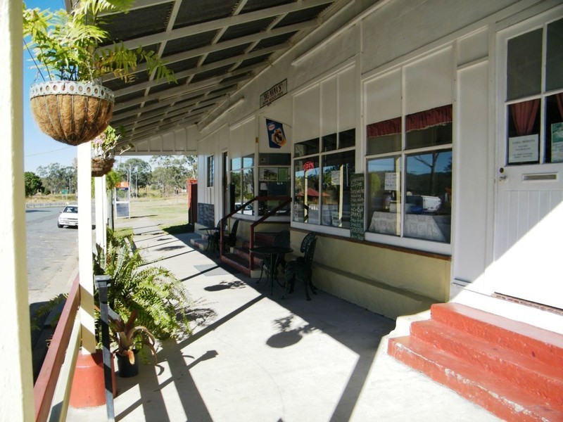 33  RAGLAN, Mount Larcom QLD 4695