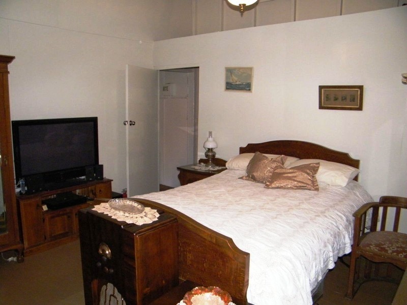 33  RAGLAN, Mount Larcom QLD 4695