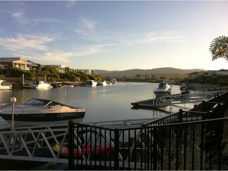 16 West River Links, Helensvale QLD 4212