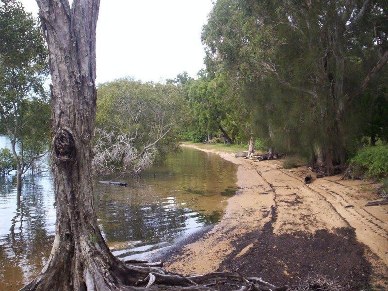 41 weeroona av, Macleay Island QLD 4184