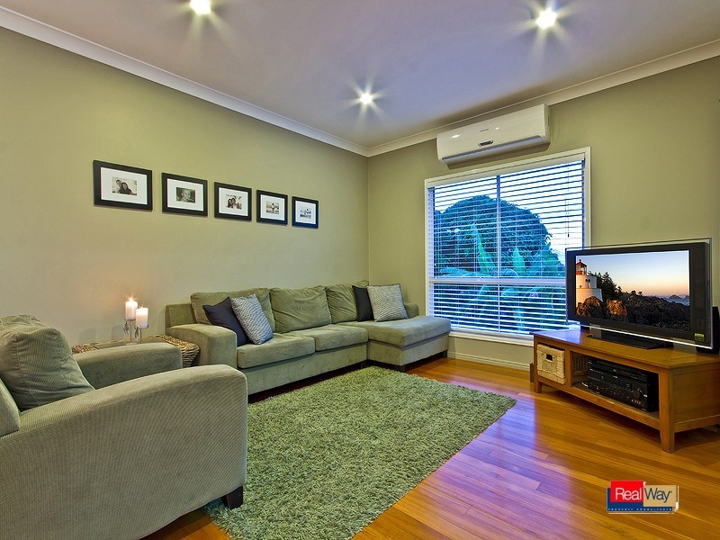 29 WHITES RD, Manly West QLD 4179
