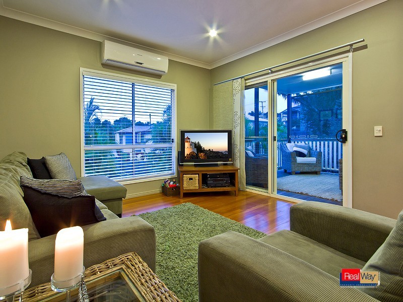 29 WHITES RD, Manly West QLD 4179