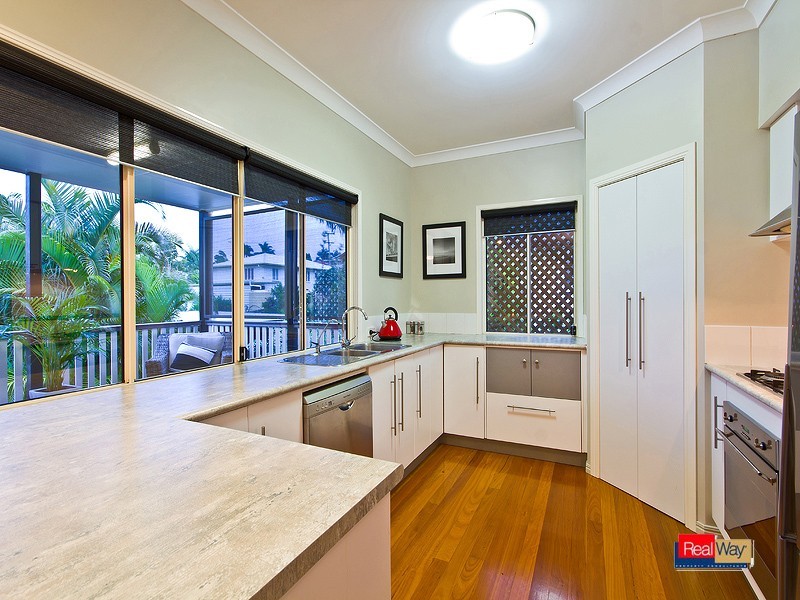 29 WHITES RD, Manly West QLD 4179