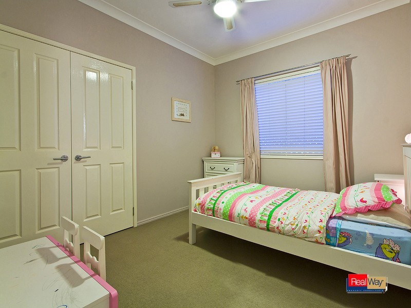 29 WHITES RD, Manly West QLD 4179