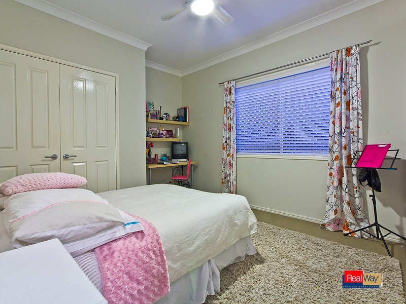 29 WHITES RD, Manly West QLD 4179