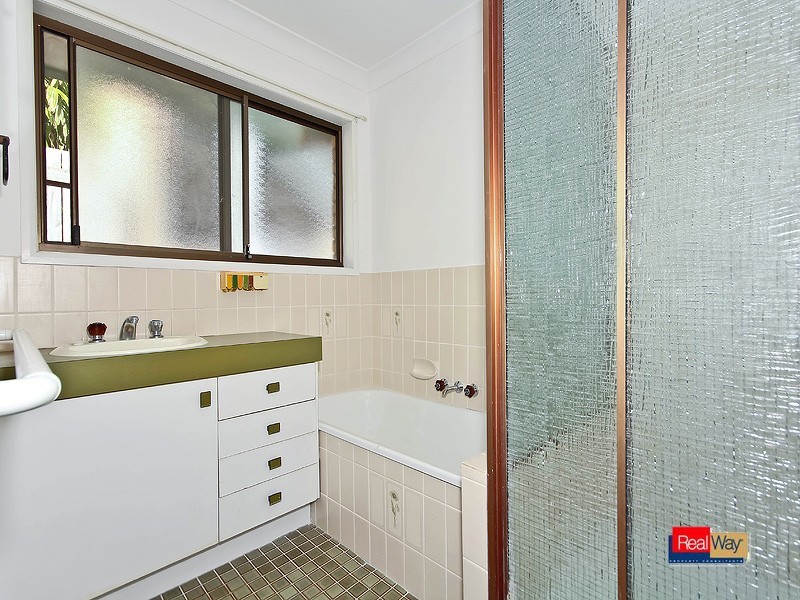 5 CARLIA STREET, Wynnum West QLD 4178