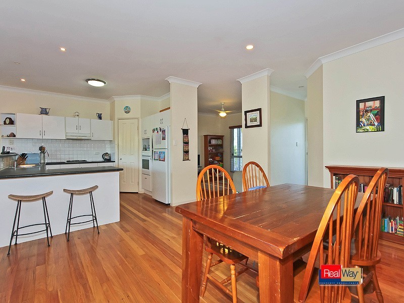 4 Regent Street, Wynnum West QLD 4178