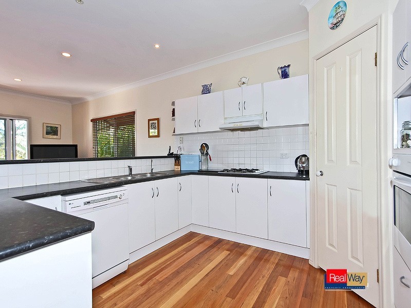 4 Regent Street, Wynnum West QLD 4178