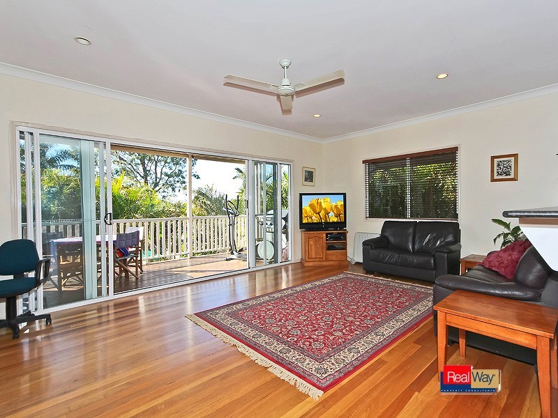 4 Regent Street, Wynnum West QLD 4178
