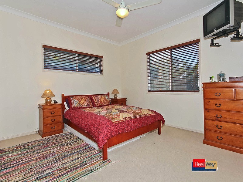 4 Regent Street, Wynnum West QLD 4178