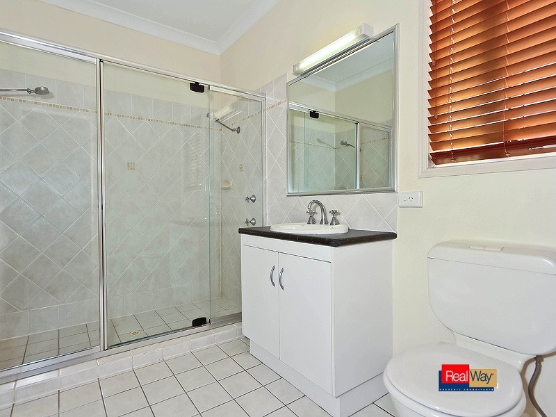 4 Regent Street, Wynnum West QLD 4178
