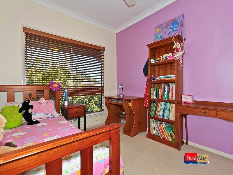 4 Regent Street, Wynnum West QLD 4178