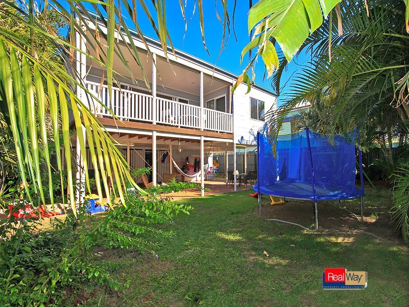 4 Regent Street, Wynnum West QLD 4178