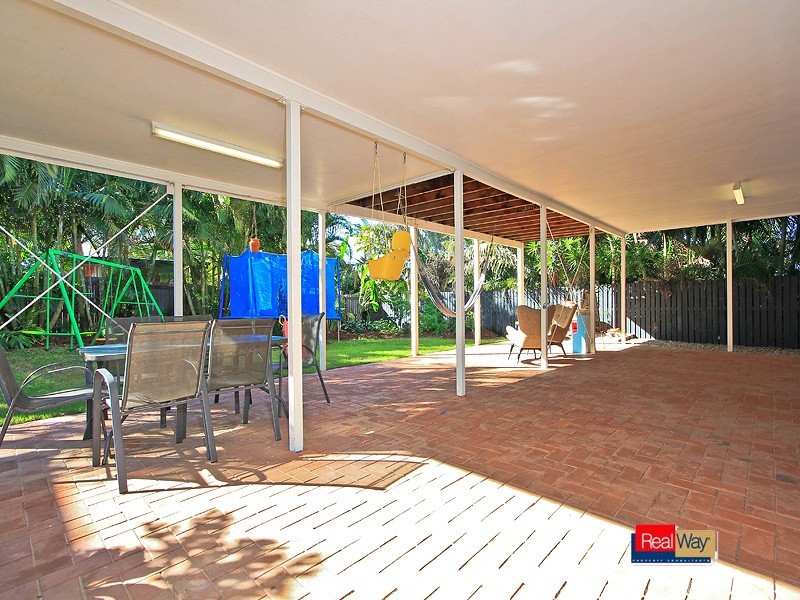 4 Regent Street, Wynnum West QLD 4178