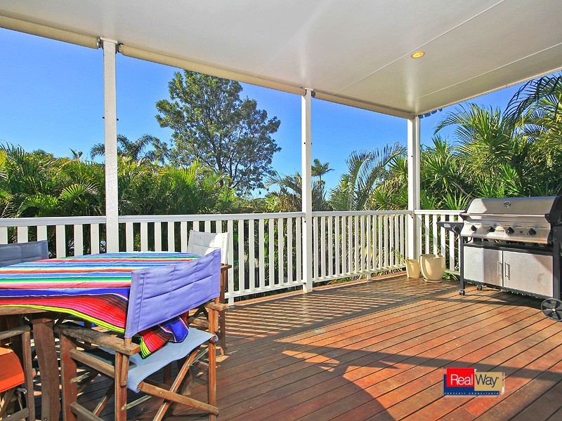 4 Regent Street, Wynnum West QLD 4178