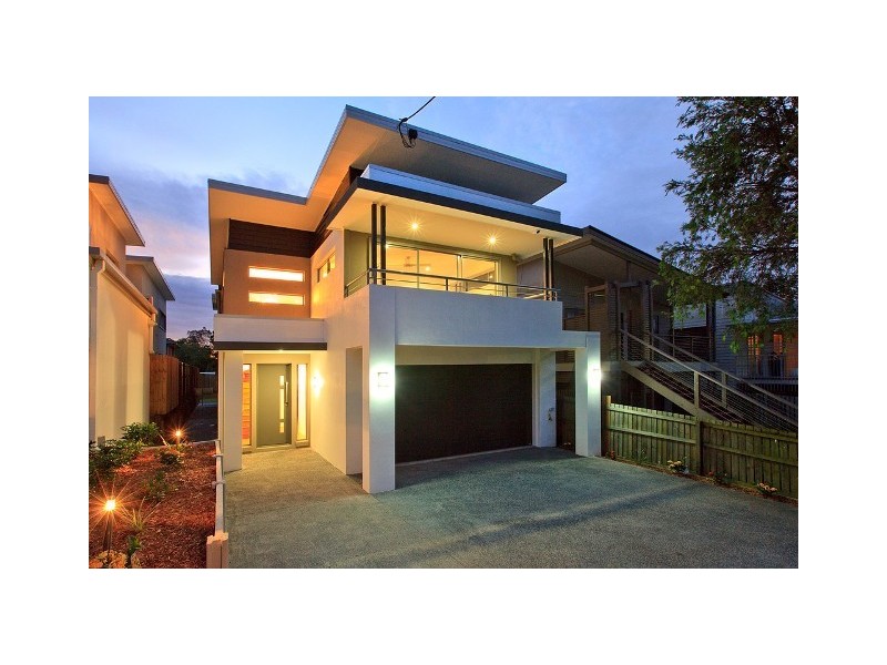 11 CARBETHON STREET, Manly QLD 4179