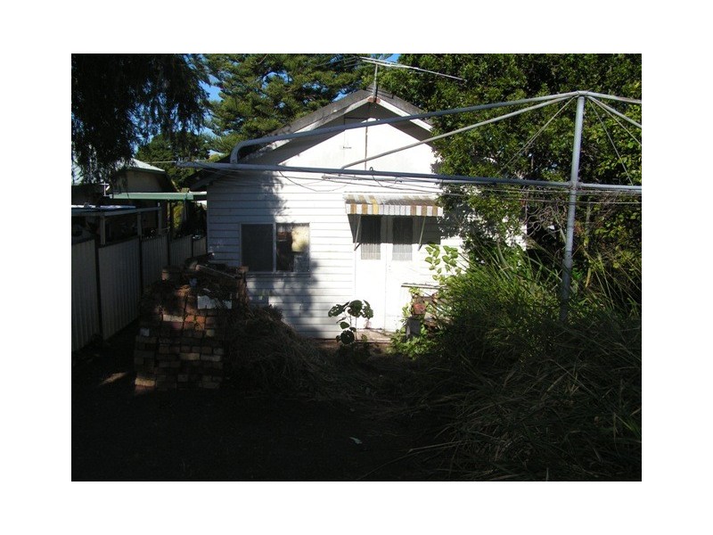 11 CARBETHON STREET, Manly QLD 4179