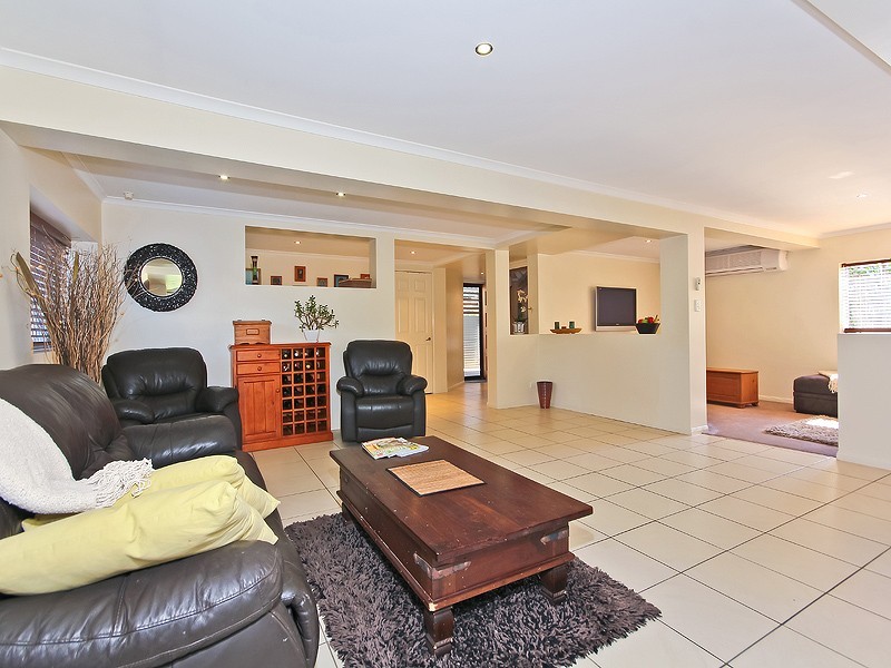 2 TALEGALLA STREET, Wynnum West QLD 4178