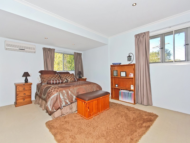 2 TALEGALLA STREET, Wynnum West QLD 4178