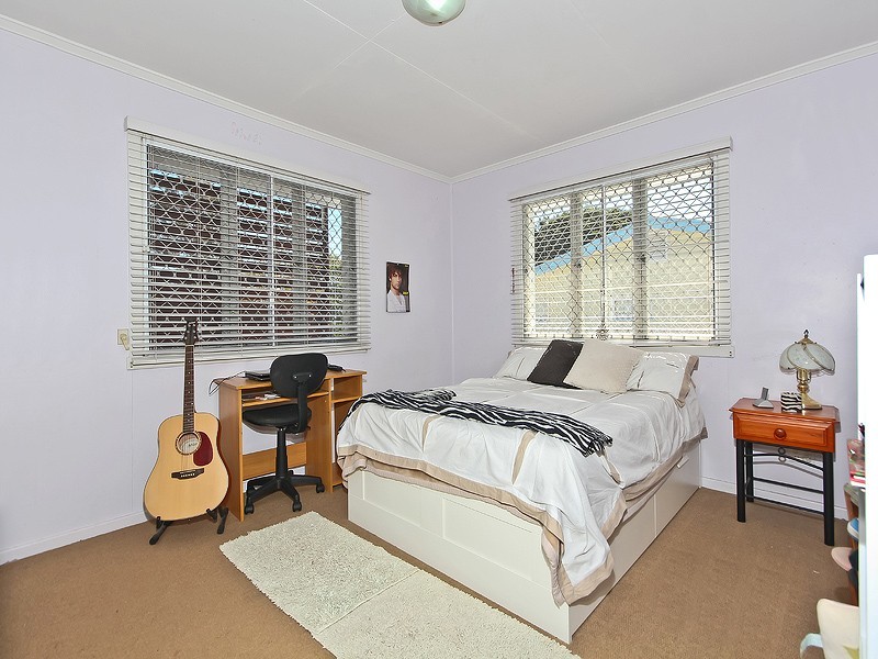 2 TALEGALLA STREET, Wynnum West QLD 4178