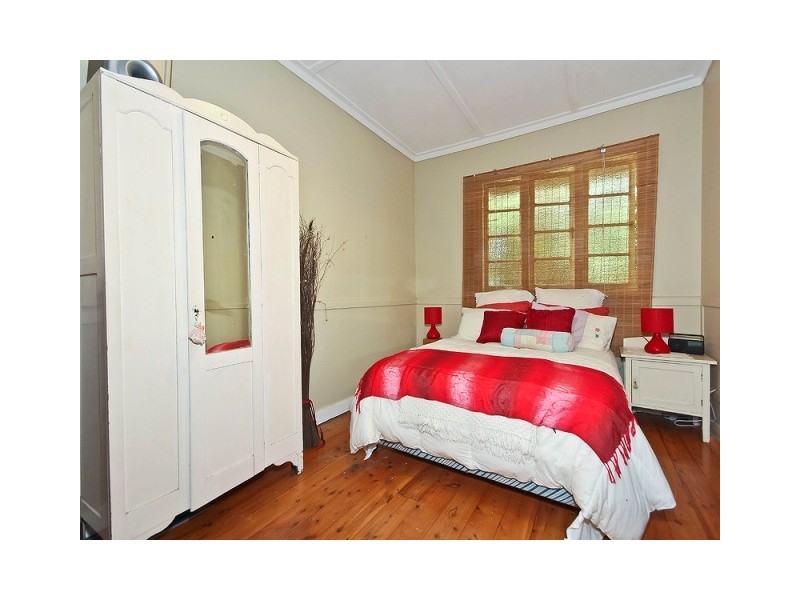 326 PRESTON RD, Wynnum West QLD 4178