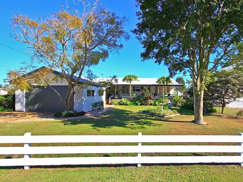 109 Kianawah Road, Wynnum West QLD 4178