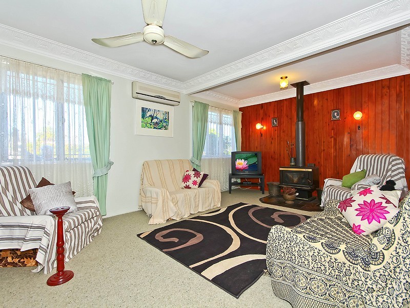 109 Kianawah Road, Wynnum West QLD 4178