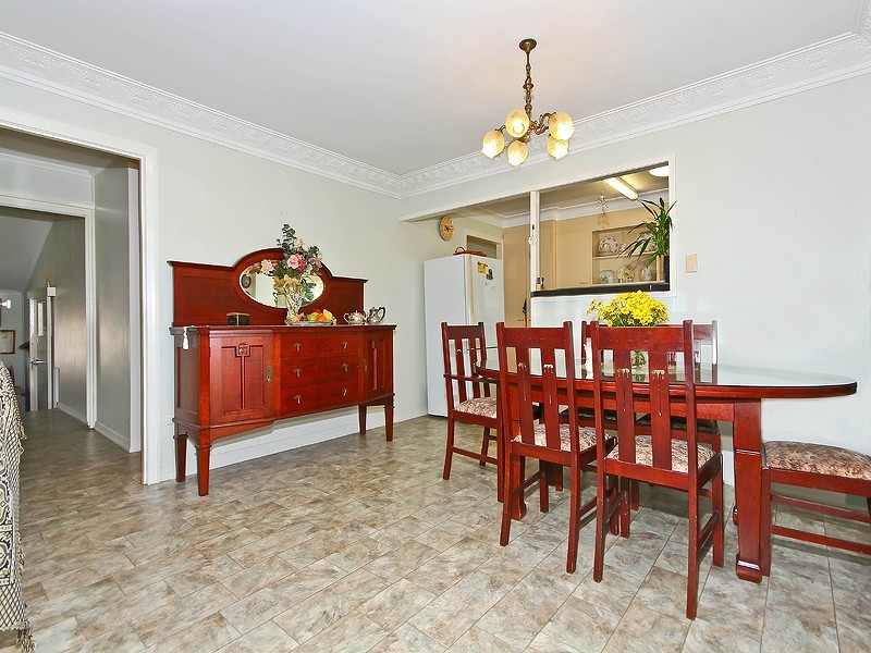 109 Kianawah Road, Wynnum West QLD 4178