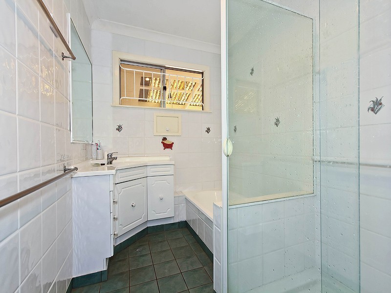 109 Kianawah Road, Wynnum West QLD 4178