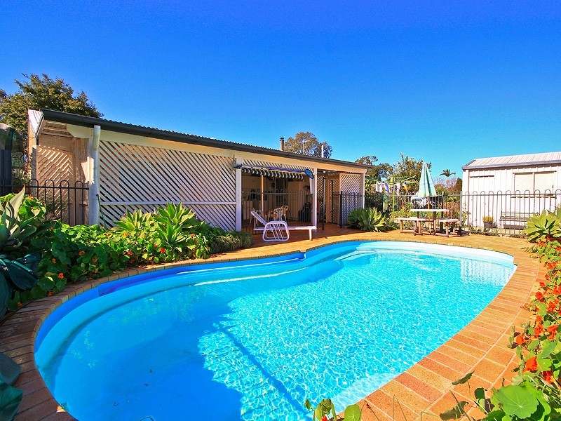 109 Kianawah Road, Wynnum West QLD 4178