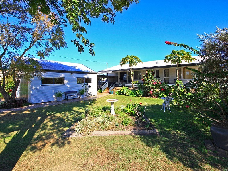 109 Kianawah Road, Wynnum West QLD 4178