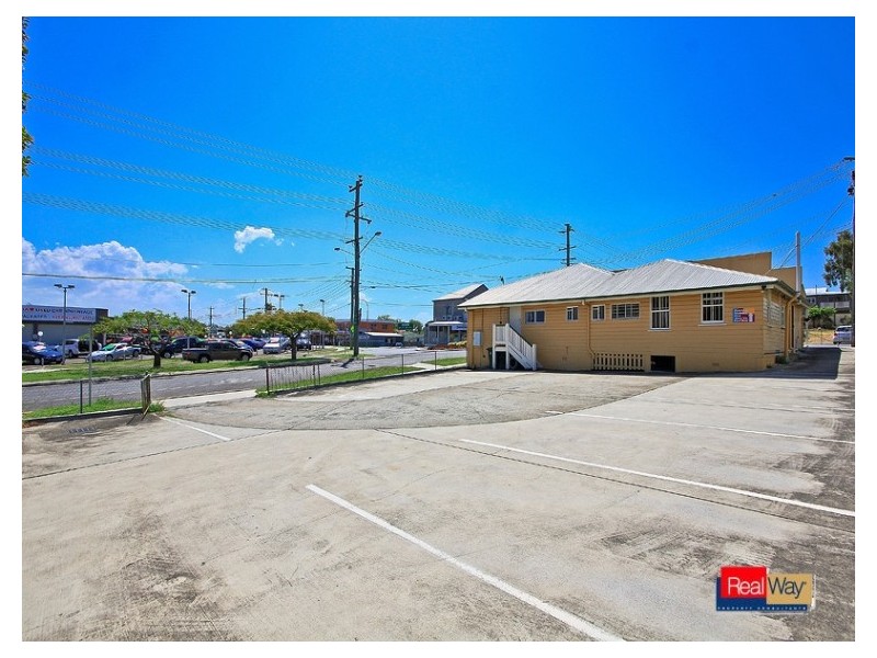 98 Glenora St, Wynnum QLD 4178