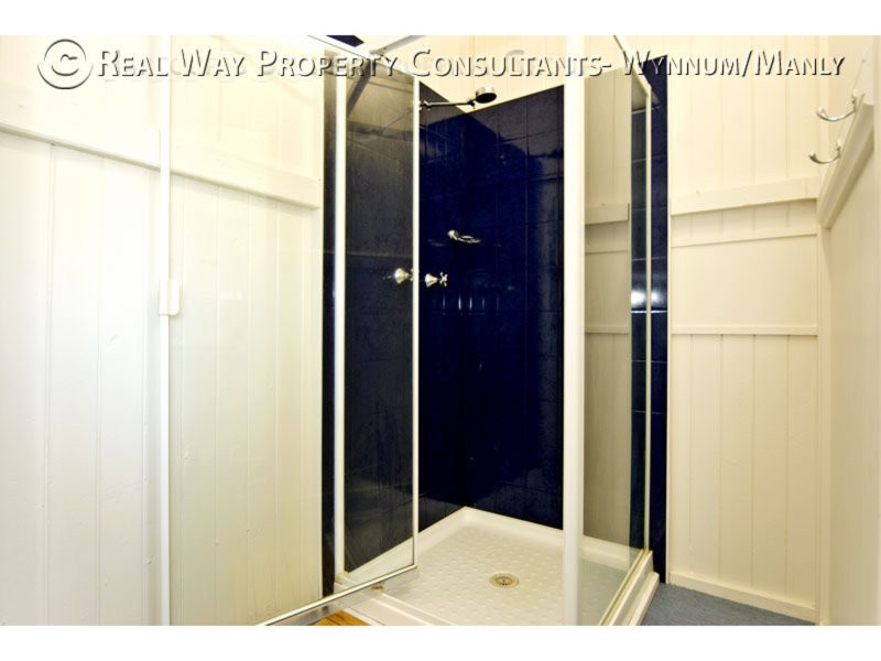 98 Glenora St, Wynnum QLD 4178