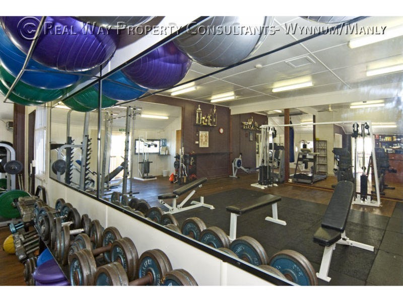 98 Glenora St, Wynnum QLD 4178