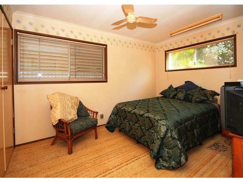 19 Limpus Street, Urangan QLD 4655