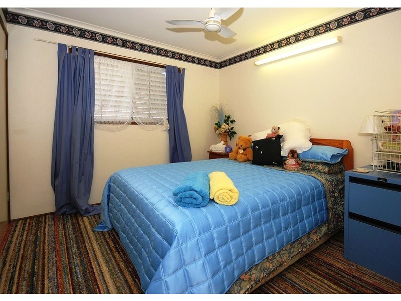 19 Limpus Street, Urangan QLD 4655