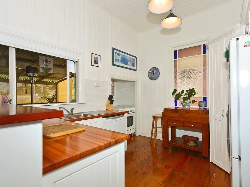 42 Tingal Road, Wynnum QLD 4178