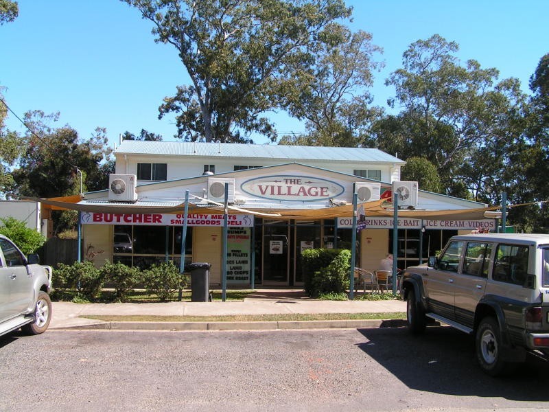 25 High Central Rd, Macleay Island QLD 4184