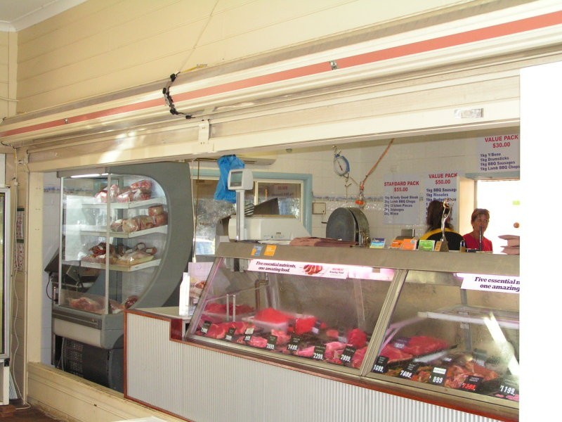 25 High Central Rd, Macleay Island QLD 4184