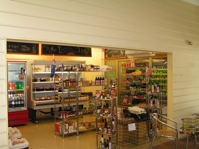 25 High Central Rd, Macleay Island QLD 4184