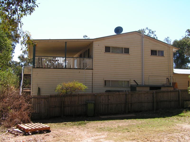 25 High Central Rd, Macleay Island QLD 4184