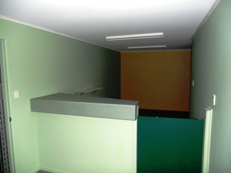 2/10 North Road, Wynnum West QLD 4178