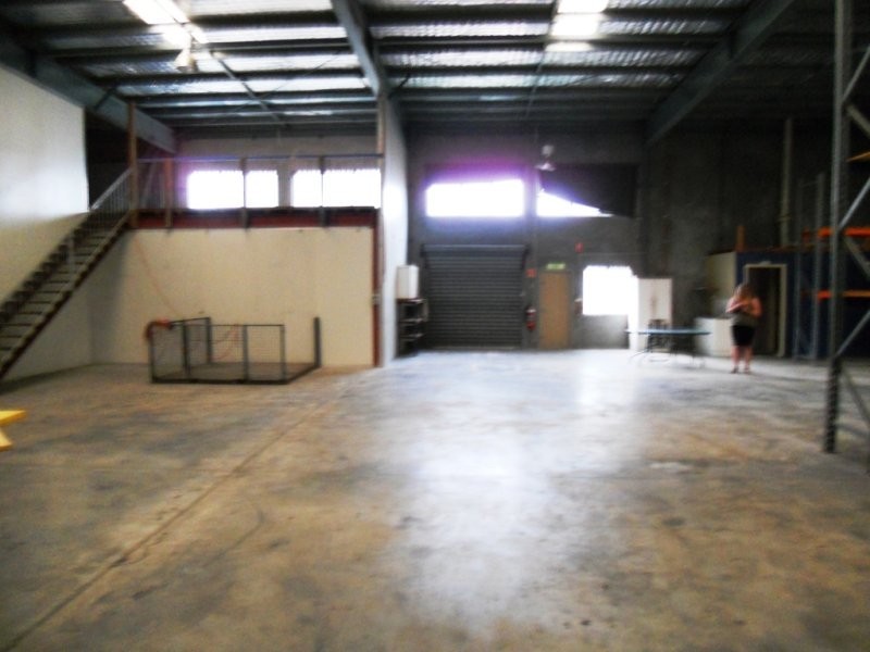 2/10 North Road, Wynnum West QLD 4178