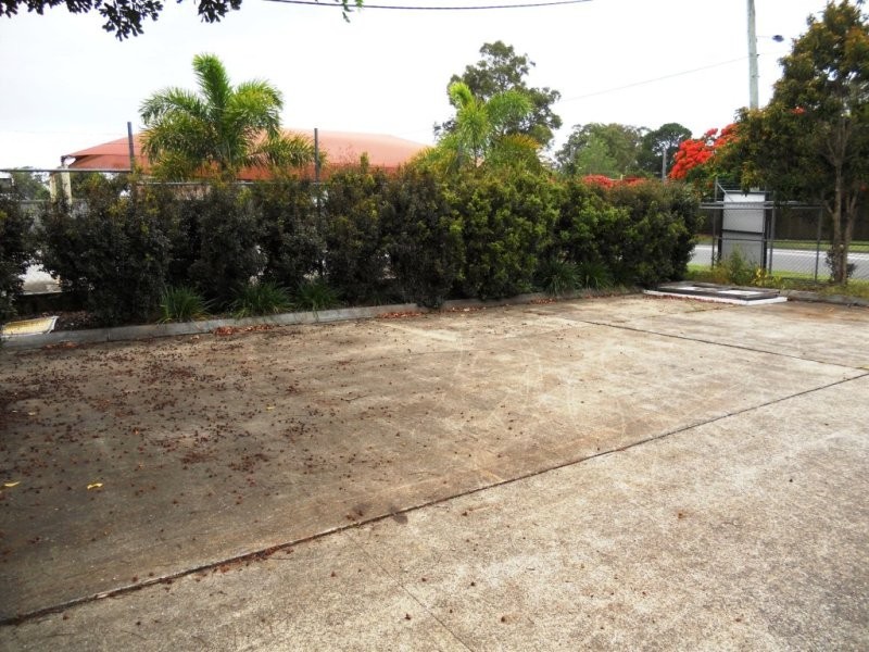 2/10 North Road, Wynnum West QLD 4178