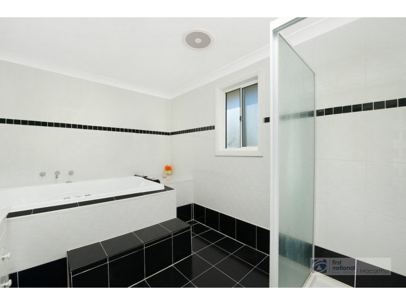 5 Rangers Road, St Helens Park NSW 2560