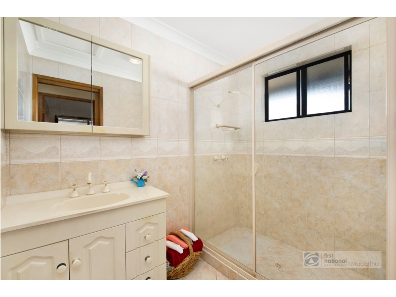 39 Cochrane Street, Minto NSW 2566