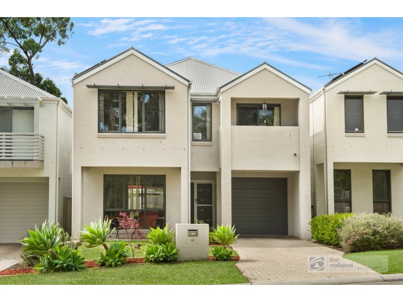 44 Pelargonium Crescent, Macquarie Fields NSW 2564